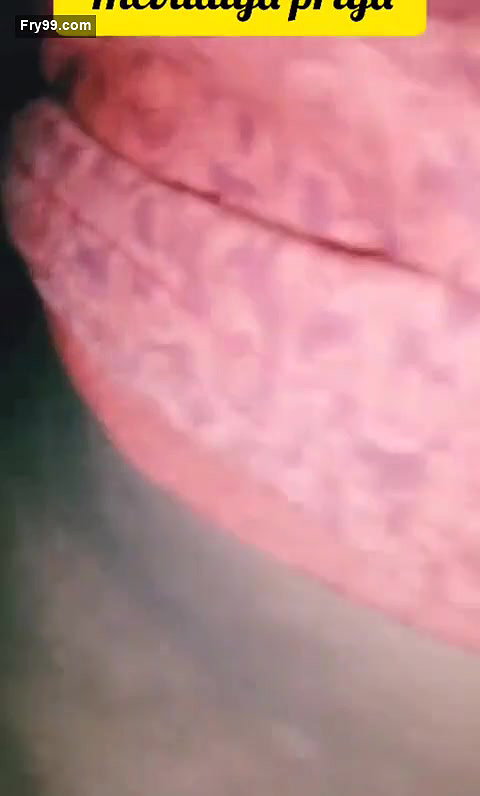 Sexy Tamil Girl Shows her Boobs and Pussy
