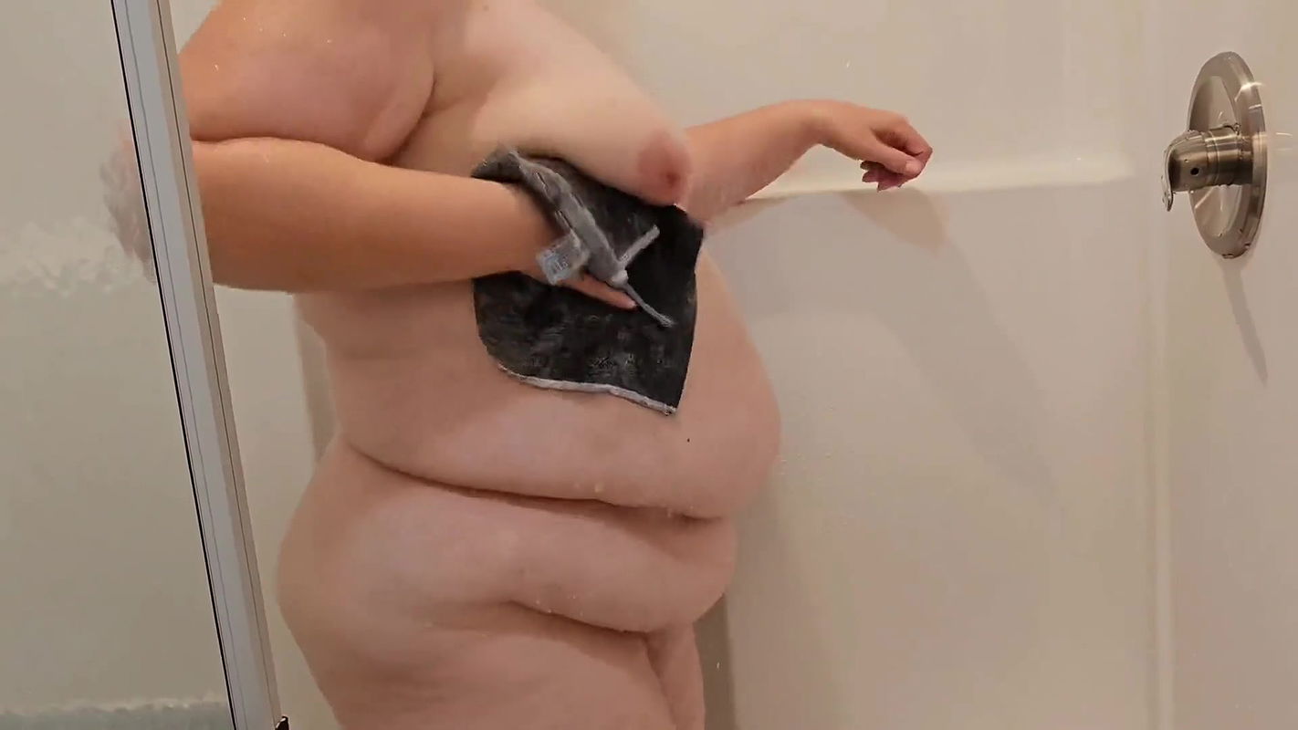 Caught Perverted Plumber Sniffing My Dirty Panty in Bathroom, and He Ended up Cumming on My Face