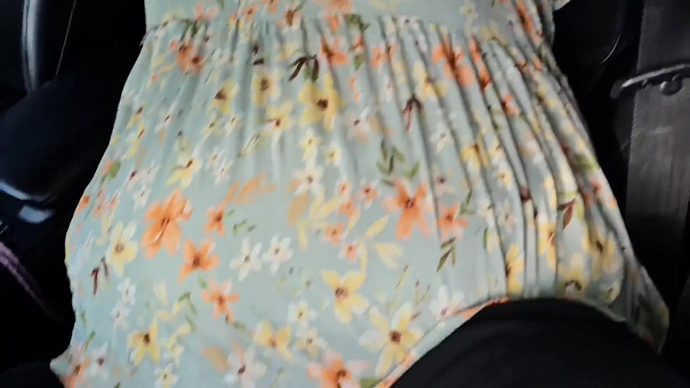 Guy Approached Me at the Park and Wanted to Play with My Pussy, Can’t Believe I Let Him Do It