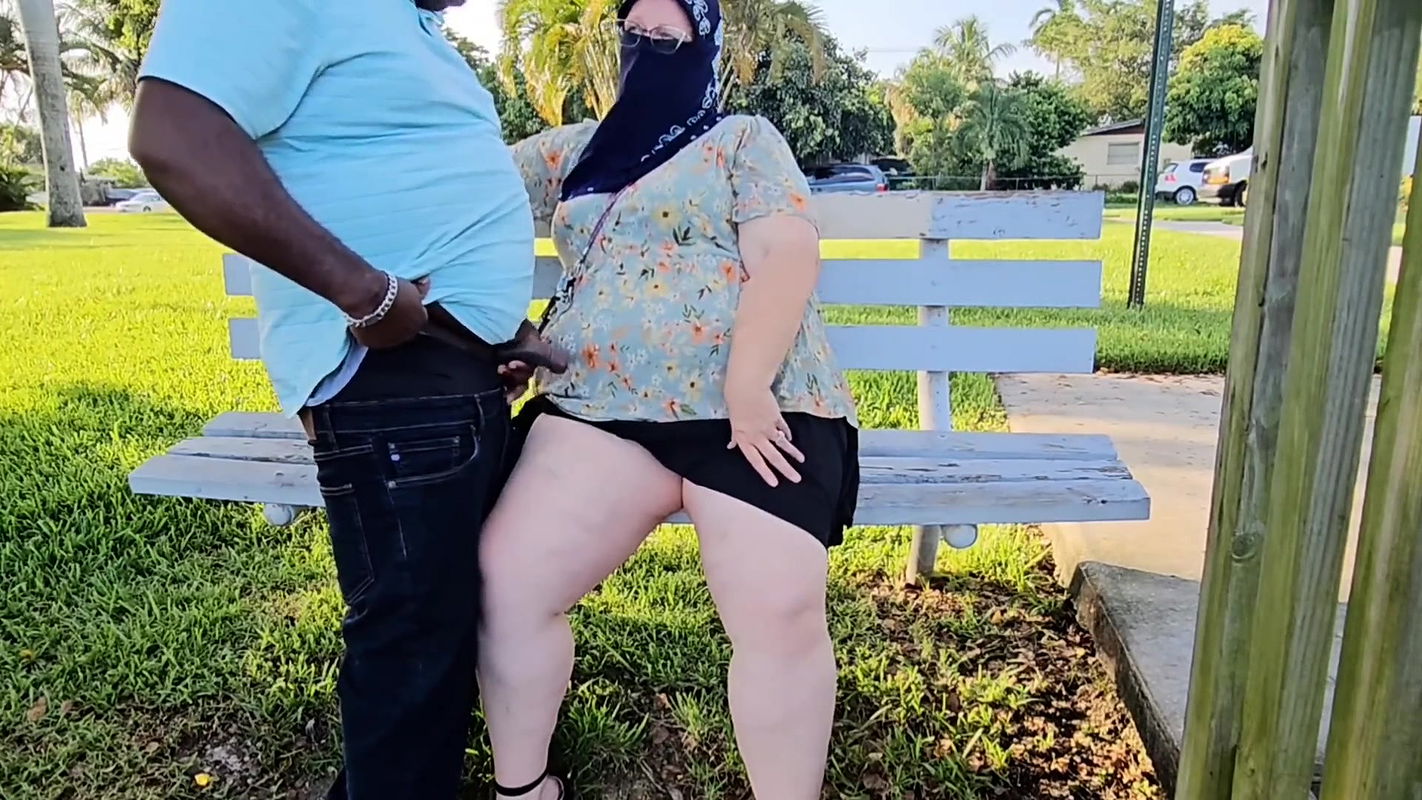 Guy Approached Me at the Park and Wanted to Play with My Pussy, Can’t Believe I Let Him Do It