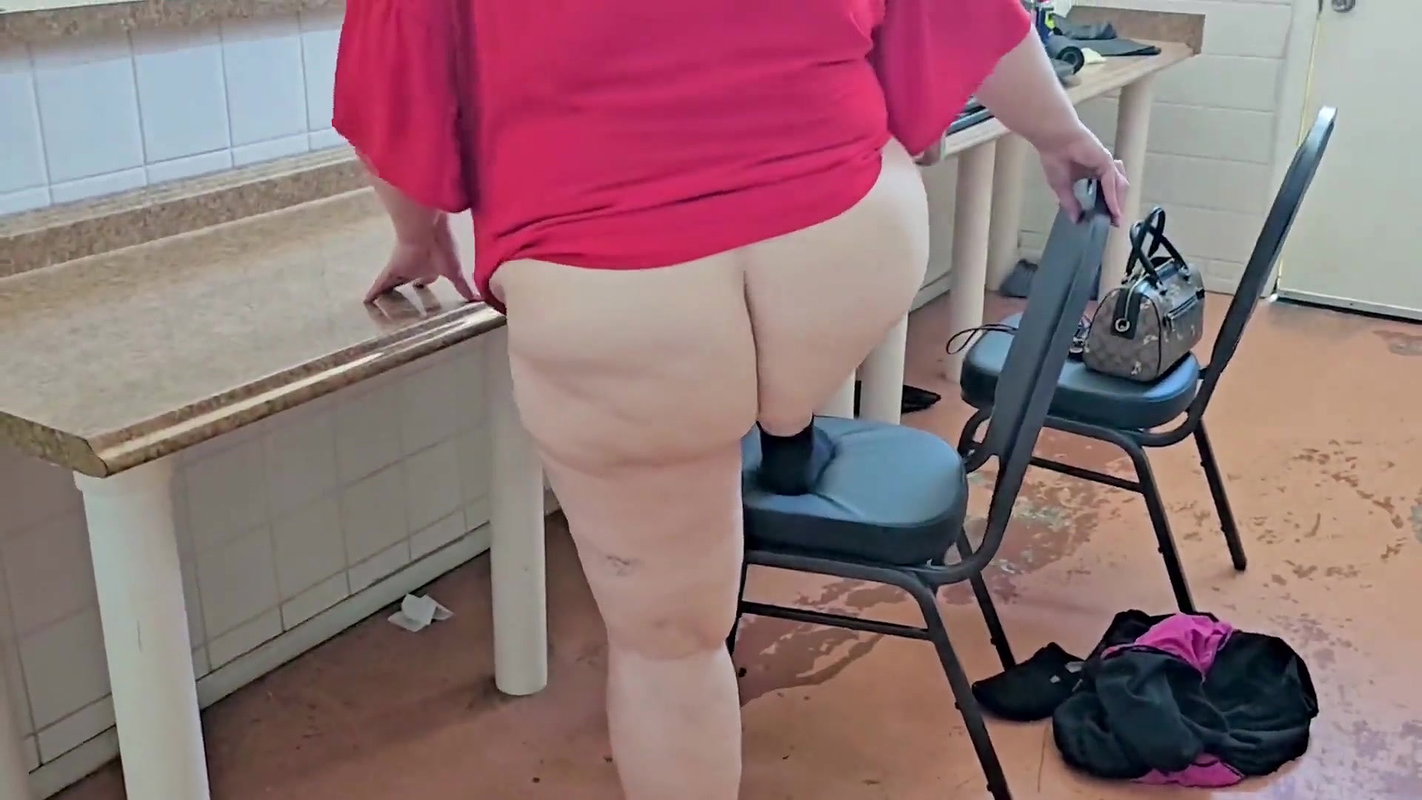 I Almost Pee Myself, Had to Rushed Into an Old Laundry Room and Piss a Big Load on the Floor