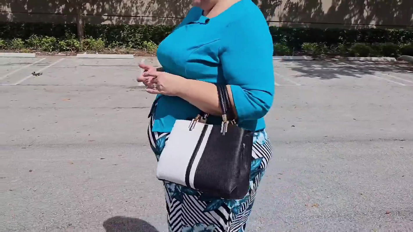 I Let the Maintenance Guy See My Legs and He Got Very Horny and Filled My Pussy With His Cum