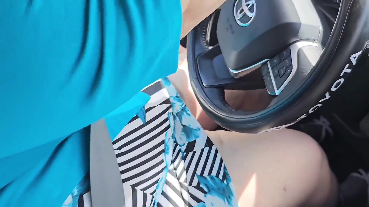 I Let the Maintenance Guy See My Legs and He Got Very Horny and Filled My Pussy With His Cum