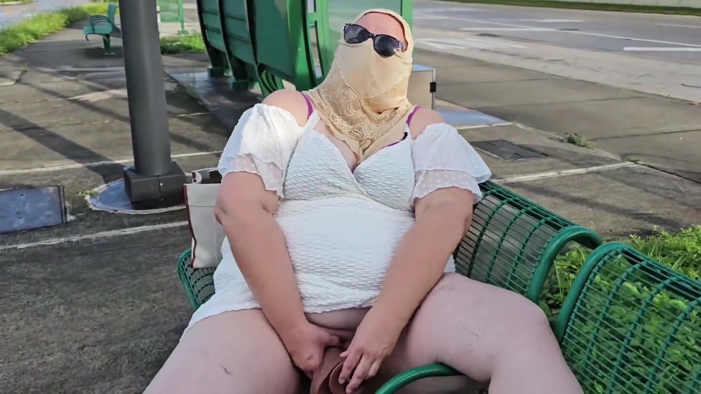 Mature Hijab Muslim MILF Masturbating Publicly Outdoor at the Bus Stop with Lots of Car Passing by