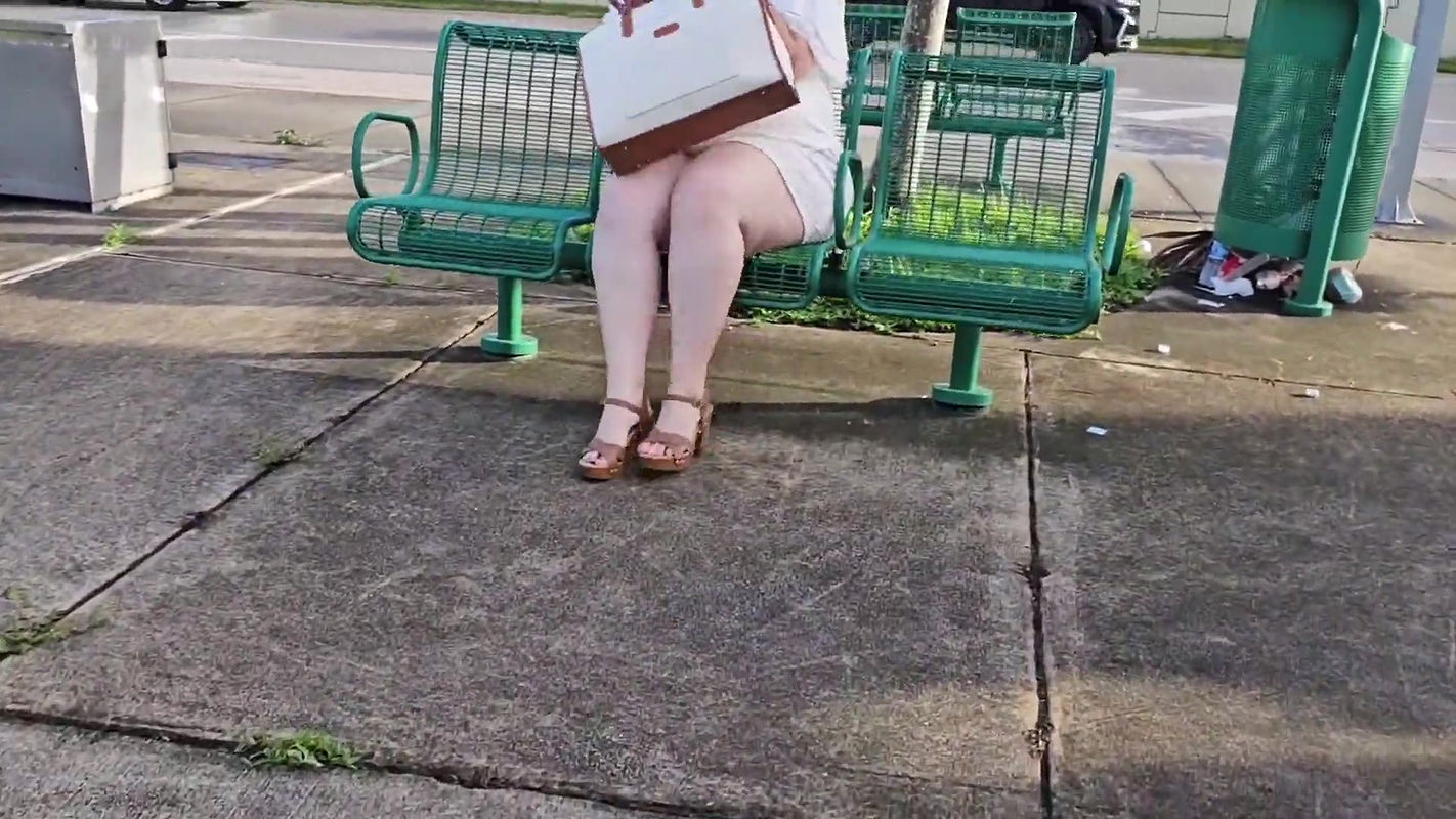 Mature Hijab Muslim MILF Masturbating Publicly Outdoor at the Bus Stop with Lots of Car Passing by