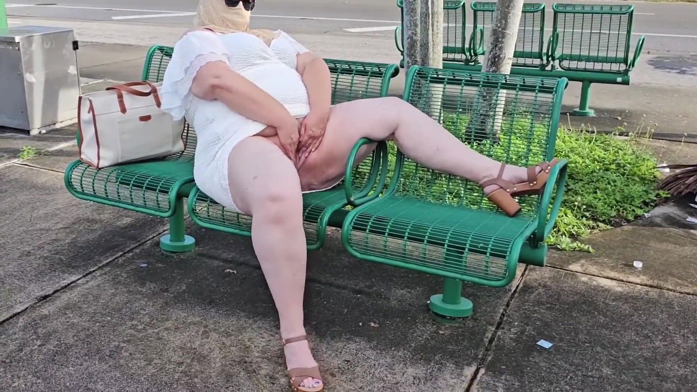 Mature Hijab Muslim MILF Masturbating Publicly Outdoor at the Bus Stop with Lots of Car Passing by