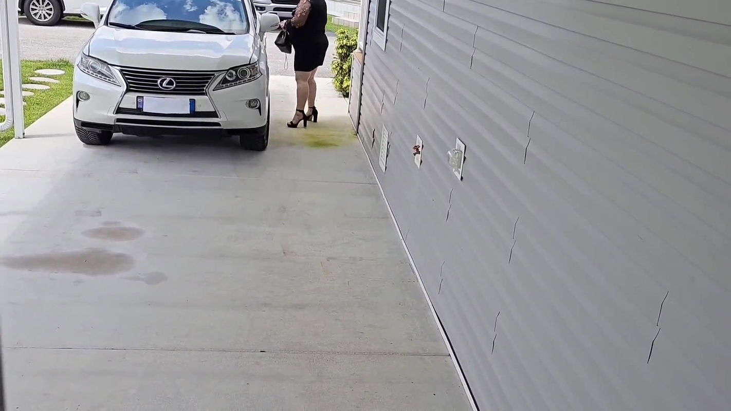 Stranger Found the Key to My House, Made His Way Inside and Creampied My Pussy