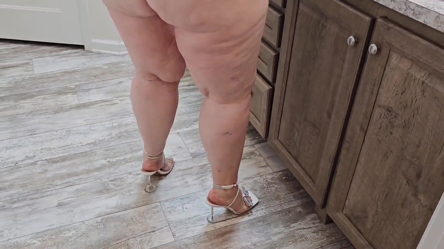 The Computer Technician Told Me a Crazy Story That He Made up and I Fell for It, and He Took My Panty off