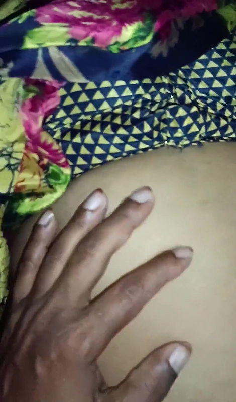 Bhabhi Desi Real Hot Sexy Woman Removing Her Dress – Queen4desi