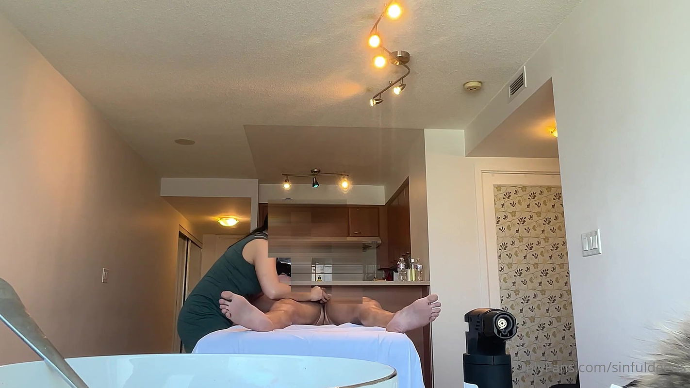 Asian Hot masseuse (17)