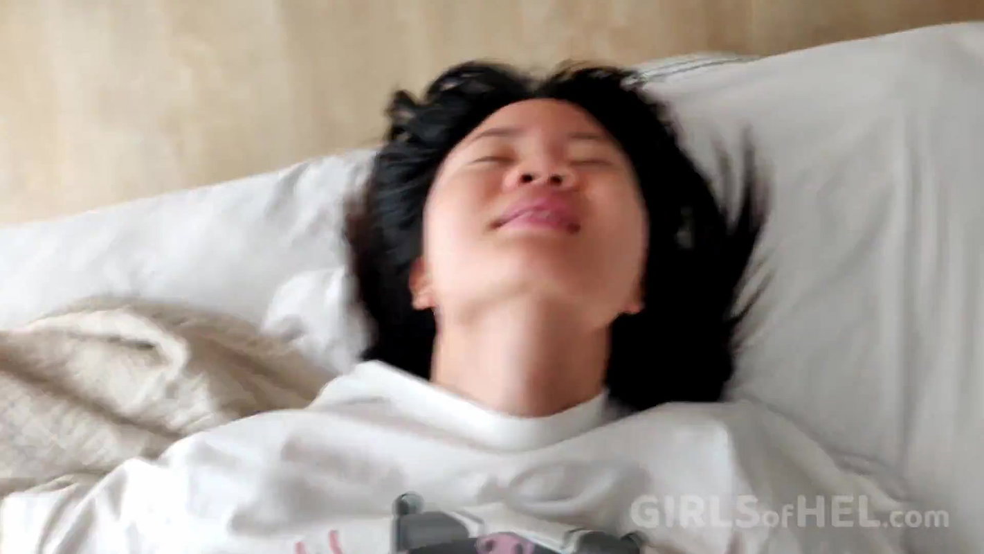 Asian Stepdaughter Gets a Creampie From Her Stepdad – He Uses the Cum to Lube Her Ass – Baebi Hel