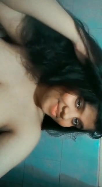 Paki Girl Showing Bigboobs