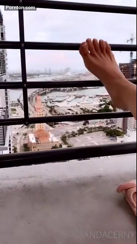Amanda Cerny Sexy Outdoor Feet OnlyFans Video Leaked