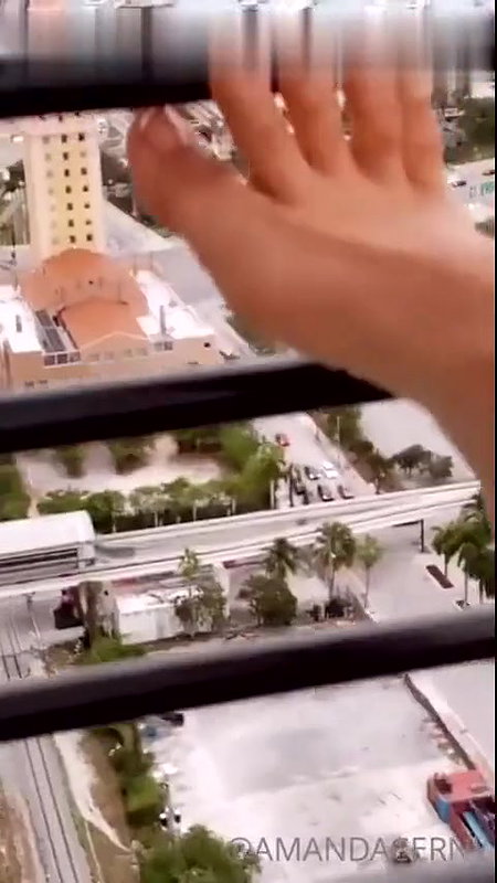 Amanda Cerny Sexy Outdoor Feet OnlyFans Video Leaked