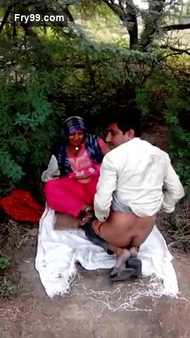 Village Bhabhi Fucked MMS – Movies
