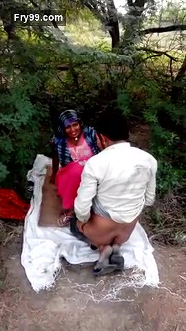 Village Bhabhi Fucked MMS – Movies