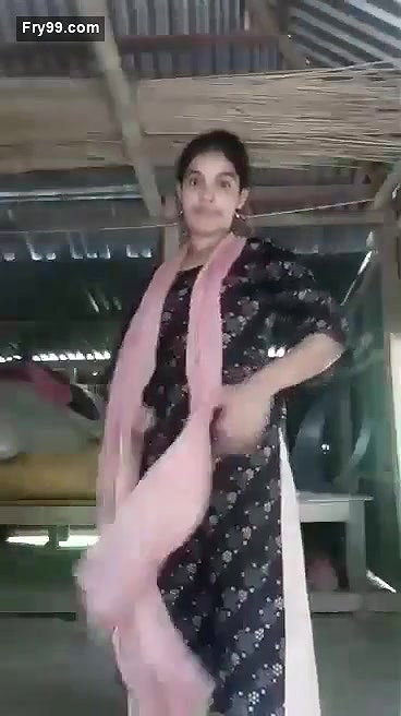 Beautiful Bangla Village Bhabi Showing
