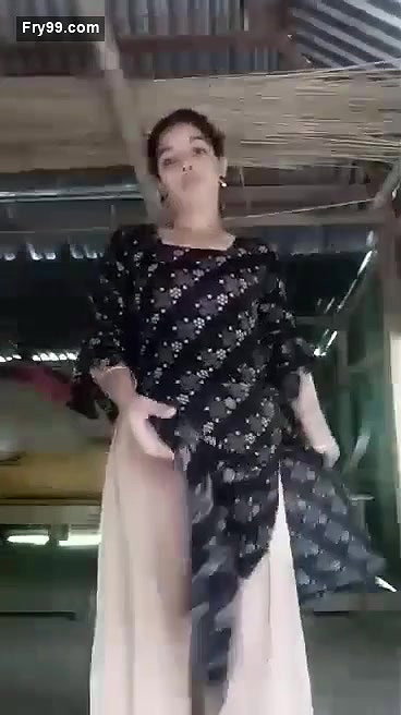 Beautiful Bangla Village Bhabi Showing