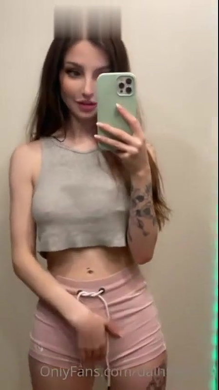 Dainty Wilder Nude Elevator Squirt Onlyfans Video Leaked