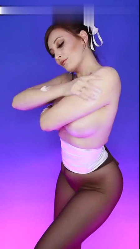 Holly Wolf Chun Li Cosplay Topless Video Leaked – OnlyFans
