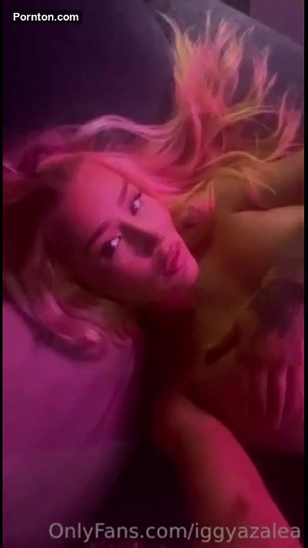 Iggy Azalea Big Boobs Handbra Tease Video Leaked