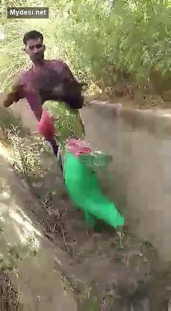 Desi village girl fuck outdoor