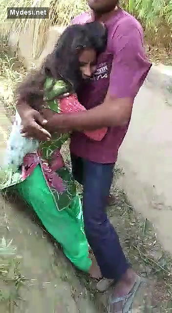 Desi village girl fuck outdoor