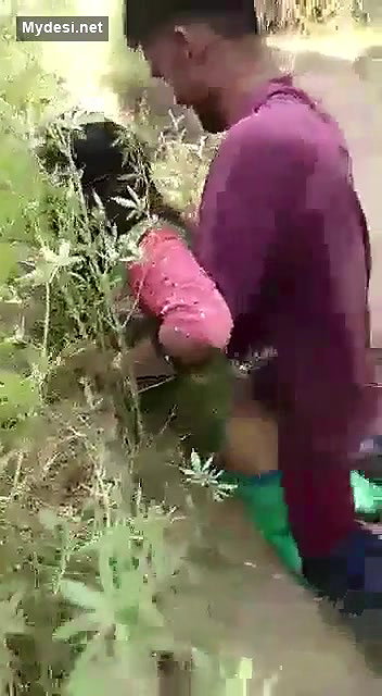 Desi village girl fuck outdoor