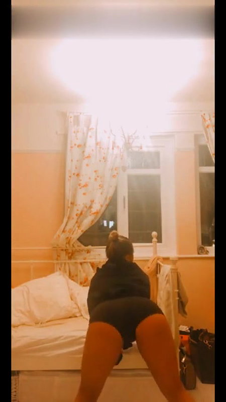 Kate Sharp – Kate Isobel Daisy OnlyFans Leaks (4 Videos) 1