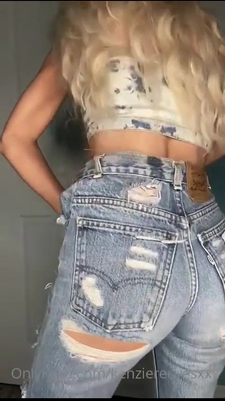 Kenzie Reeves OnlyFans Ass Show Leaked