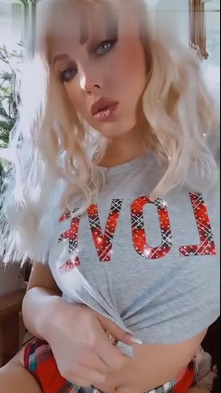 Kristen Hughey Underboob Tease Video Leaked – OnlyFans