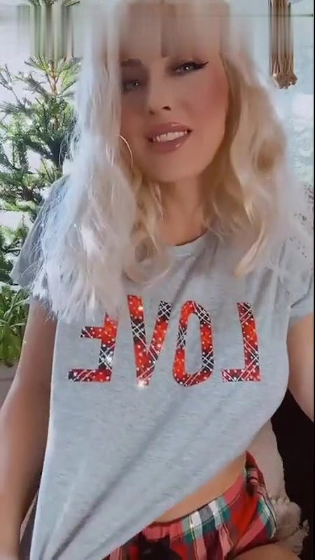 Kristen Hughey Underboob Tease Video Leaked – OnlyFans