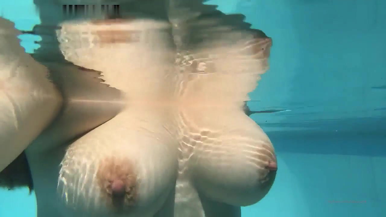 Lillias Right Nude Pool OnlyFans Video