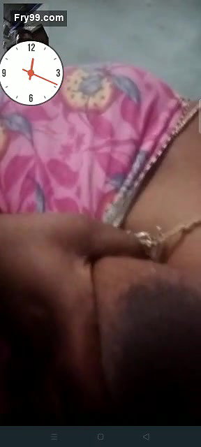 Desi Bhabhi Shows Her Boobs on VC