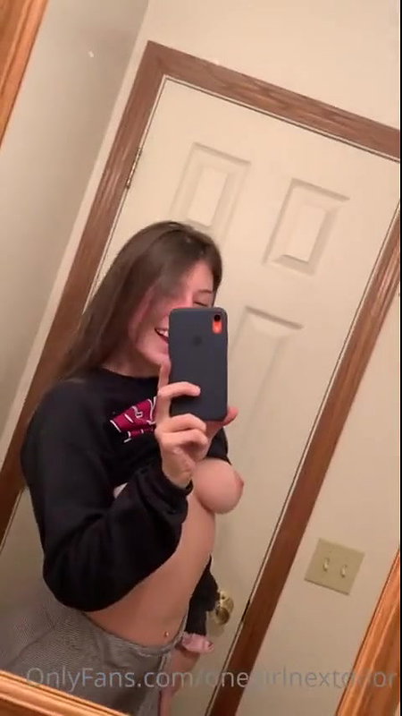 Makayla Bennet – onegirlnextdoor OnlyFans Leaks (2 Videos) 2