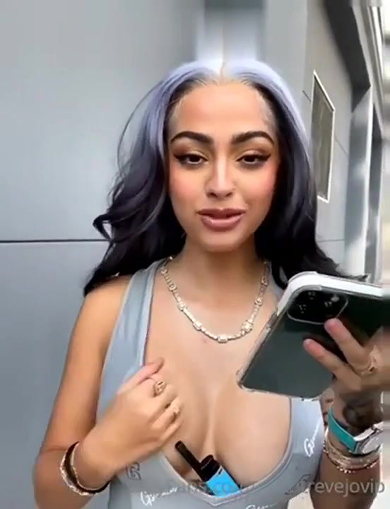 Malu Trevejo Nude Nipple Flash Onlyfans Video Leaked