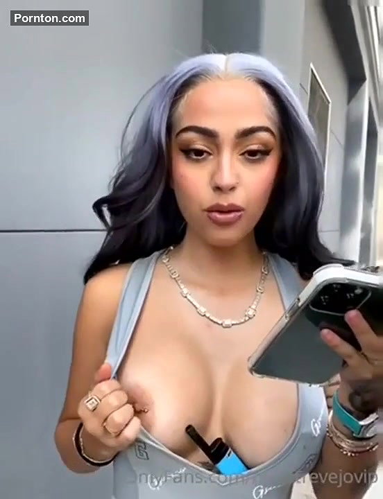 Malu Trevejo Nude Nipple Flash Onlyfans Video Leaked