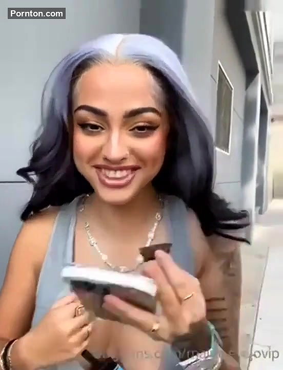 Malu Trevejo Nude Nipple Flash Onlyfans Video Leaked