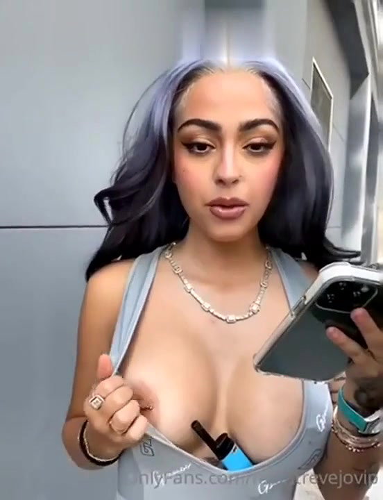 Malu Trevejo Nude Nipple Flash Onlyfans Video Leaked