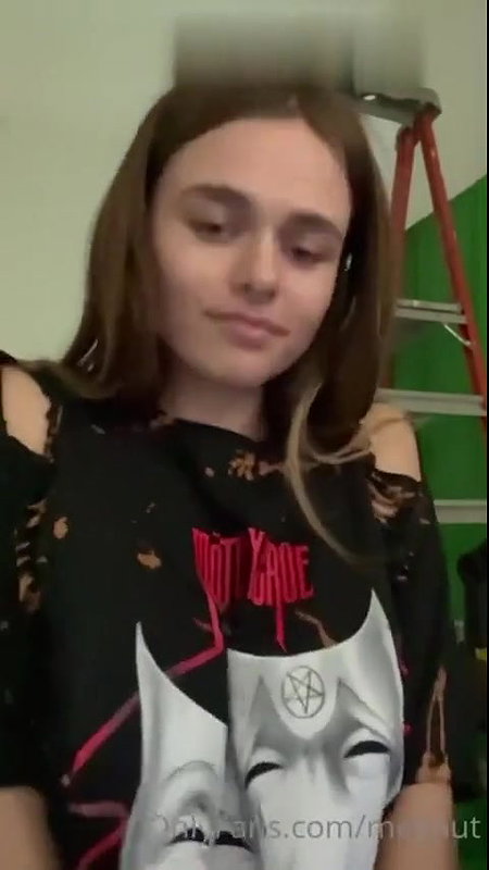 xMegnutt02 Boob Close Up Teasing PPV Video Leaked