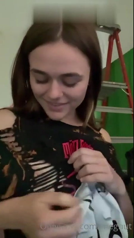 xMegnutt02 Boob Close Up Teasing PPV Video Leaked