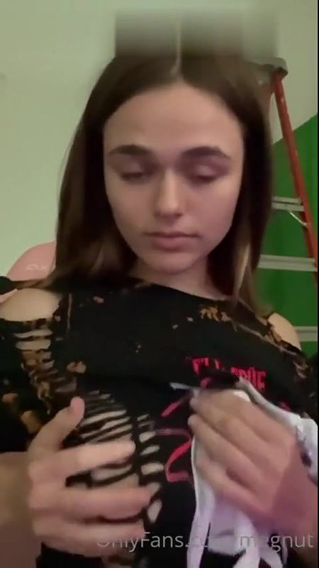 xMegnutt02 Boob Close Up Teasing PPV Video Leaked