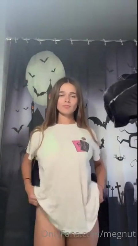 Megnutt02 Nude Boob Flash Onlyfans Video Leaked