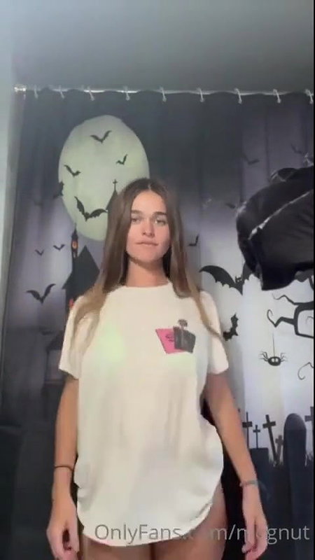 Megnutt02 Nude Boob Flash Onlyfans Video Leaked