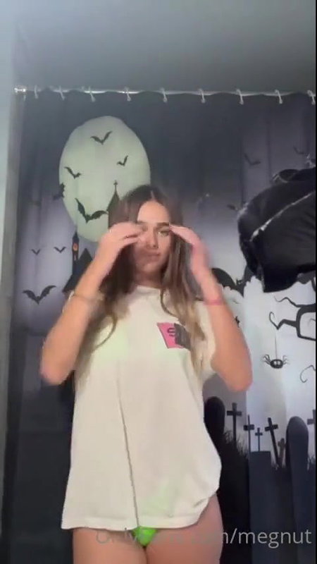Megnutt02 Nude Boob Flash Onlyfans Video Leaked