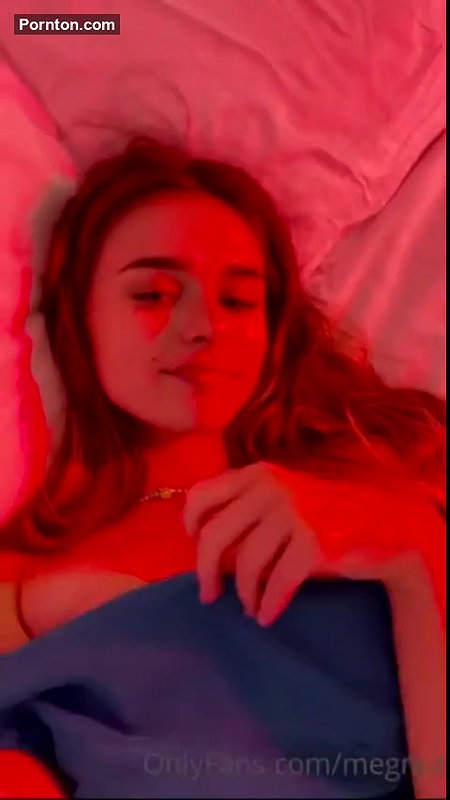 Megnutt02 Nude Selfie Boob Jiggle Onlyfans Video Leaked