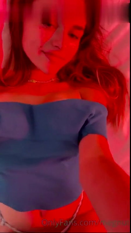 Megnutt02 Nude Selfie Boob Jiggle Onlyfans Video Leaked