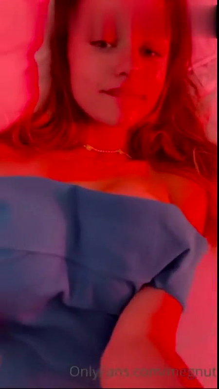 Megnutt02 Nude Selfie Boob Jiggle Onlyfans Video Leaked