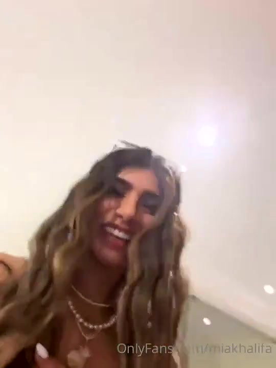Mia Khalifa Topless High Heel Try-On OnlyFans Video Leaked