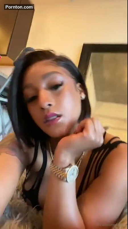 Mizz Twerksum – theofficialmizztwerksum OnlyFans Leaks (4 Videos) 4